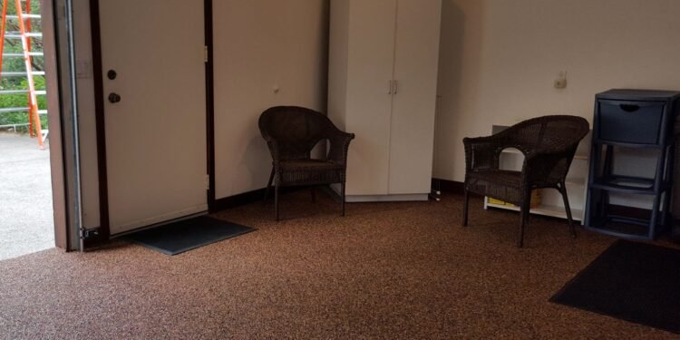 Floor mats in a garage