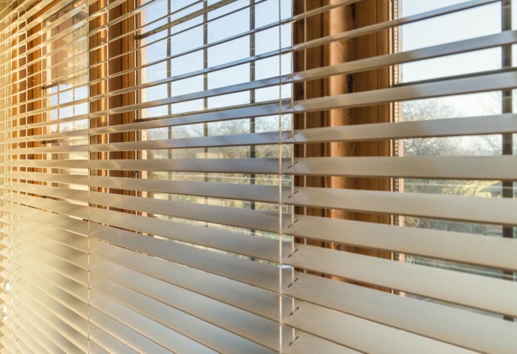 Garage window blinds